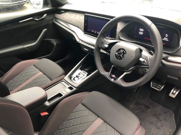 skoda octavia vrs estate 2021 interior