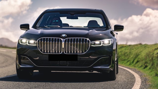 BMW 7 Series front