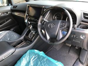 toyota-alphard-used-interior-1