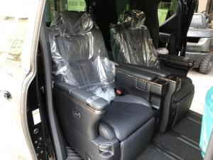 toyota-alphard-used-interior-2